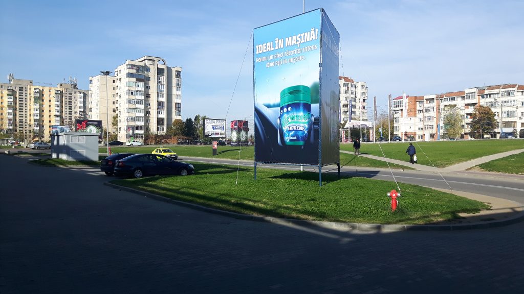 Proiect special prismă publicitară White Point